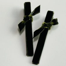 Load image into Gallery viewer, Velvet Bar Clips - Several Colors