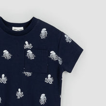Load image into Gallery viewer, Octopus Print on Short-Sleeve Sweatshirt
