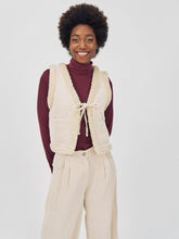 Load image into Gallery viewer, Reversible Corduroy Vest