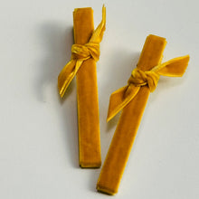 Load image into Gallery viewer, Velvet Bar Clips - Several Colors