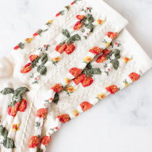 Load image into Gallery viewer, Strawberry Farm Casual Socks