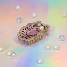Load image into Gallery viewer, Midi Oyster Hair Claw Clip
