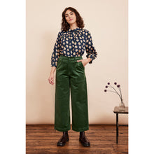 Load image into Gallery viewer, Nora Cropped Trouser - Green