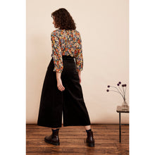 Load image into Gallery viewer, Gwen Blouse - Garden Floral