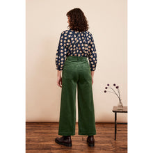 Load image into Gallery viewer, Nora Cropped Trouser - Green