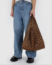 Load image into Gallery viewer, Standard BAGGU - Leopard