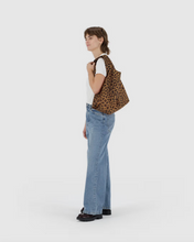 Load image into Gallery viewer, Standard BAGGU - Leopard