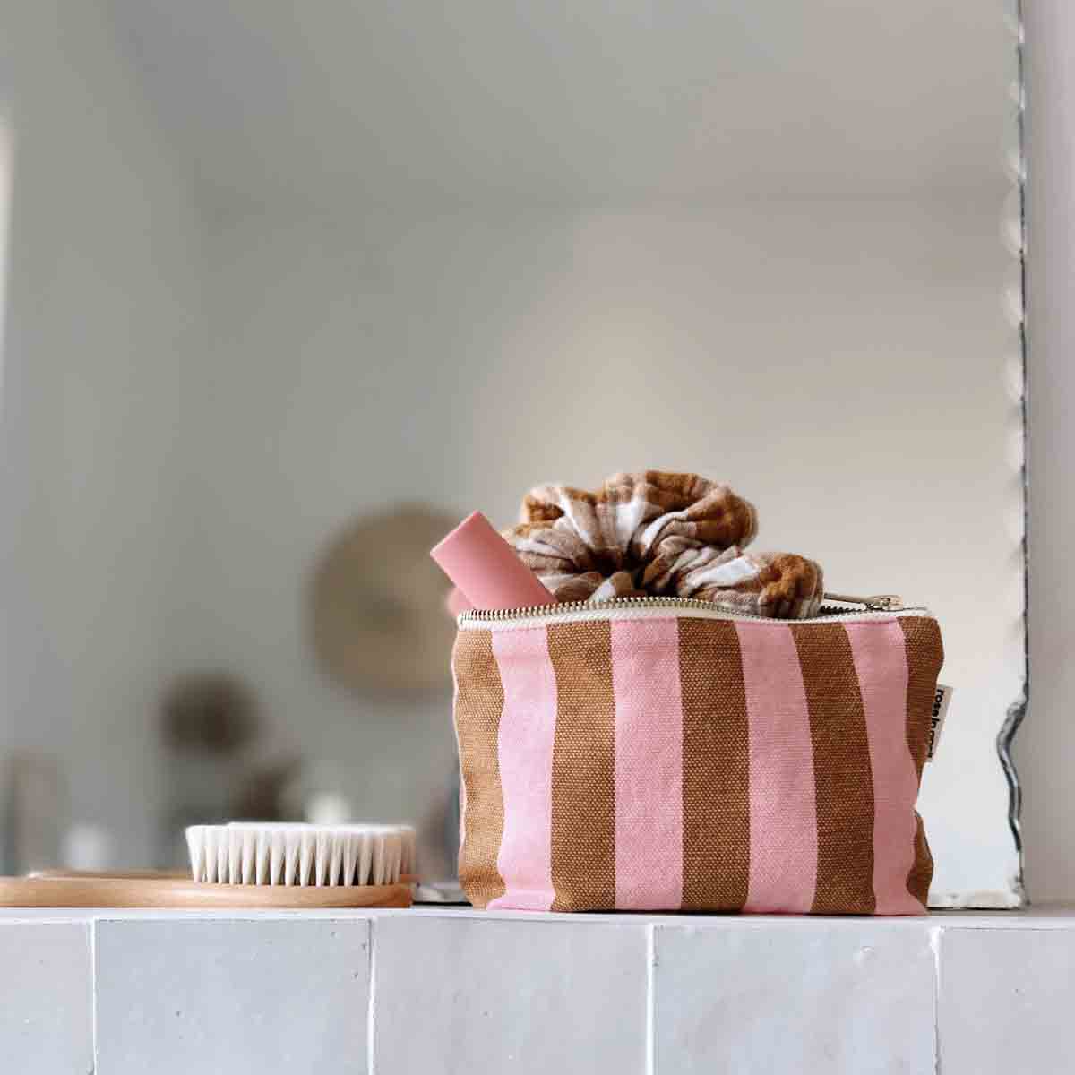 Pouch - Stripes, Caramel/Strawberry