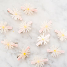 Load image into Gallery viewer, Daisy Hair Clip