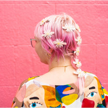 Load image into Gallery viewer, Daisy Hair Clip