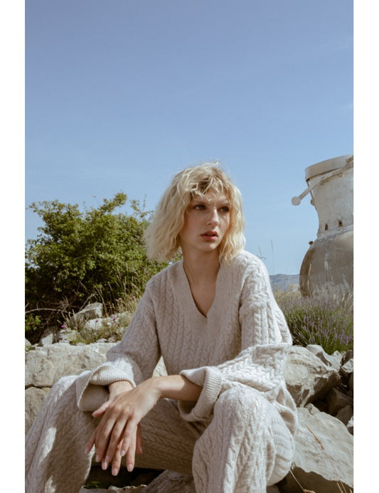 Keep Warm and Look Stylish with Bella Vita’s Sweaters this Holiday Season