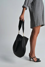 Load image into Gallery viewer, Anna leather  bag in black
