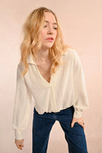 Load image into Gallery viewer, Short Puffy Blouse - Cream
