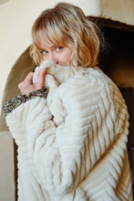 Load image into Gallery viewer, Short Faux Fur Coat
