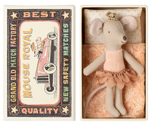 Load image into Gallery viewer, Princess Mouse - Little sister in matchbox
