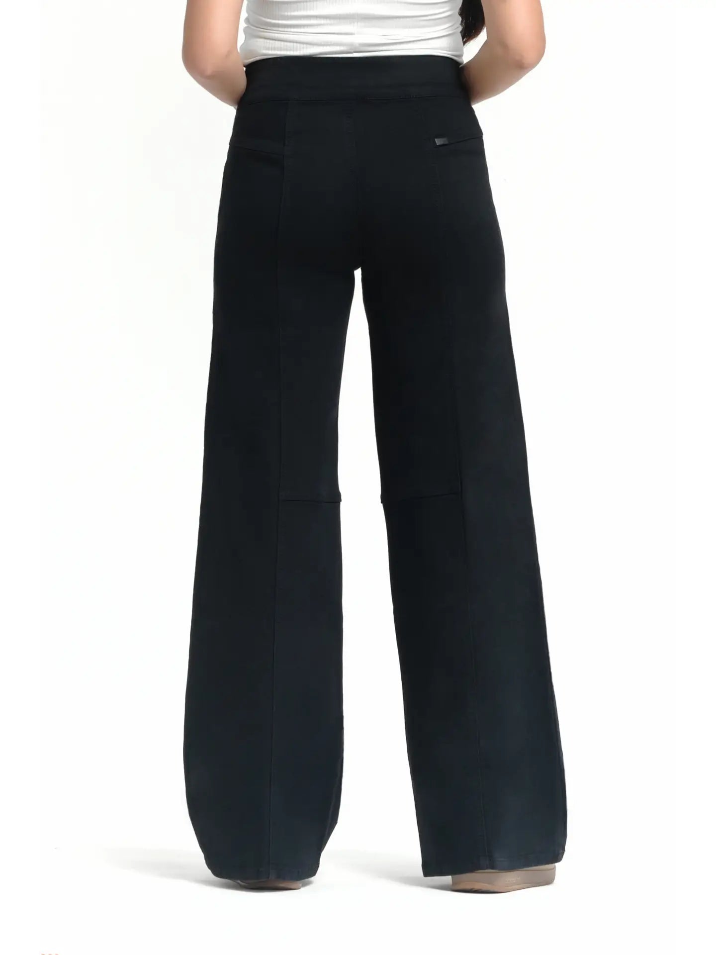32" Pull-On Wide Leg Jeans w/ Tummy Control in Black
