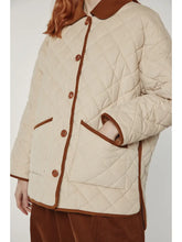 Load image into Gallery viewer, Reversible Quilted Cotton Jacket
