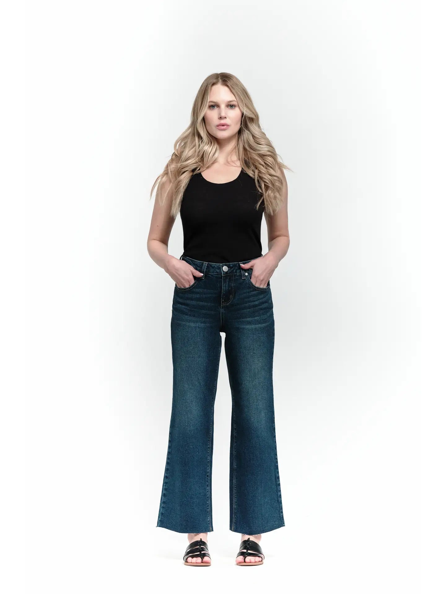 29" Raw Hem Wide Leg Crop Jeans in Knox