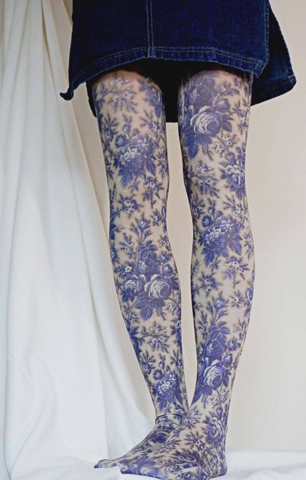 Vintage Blue Roses Tights
