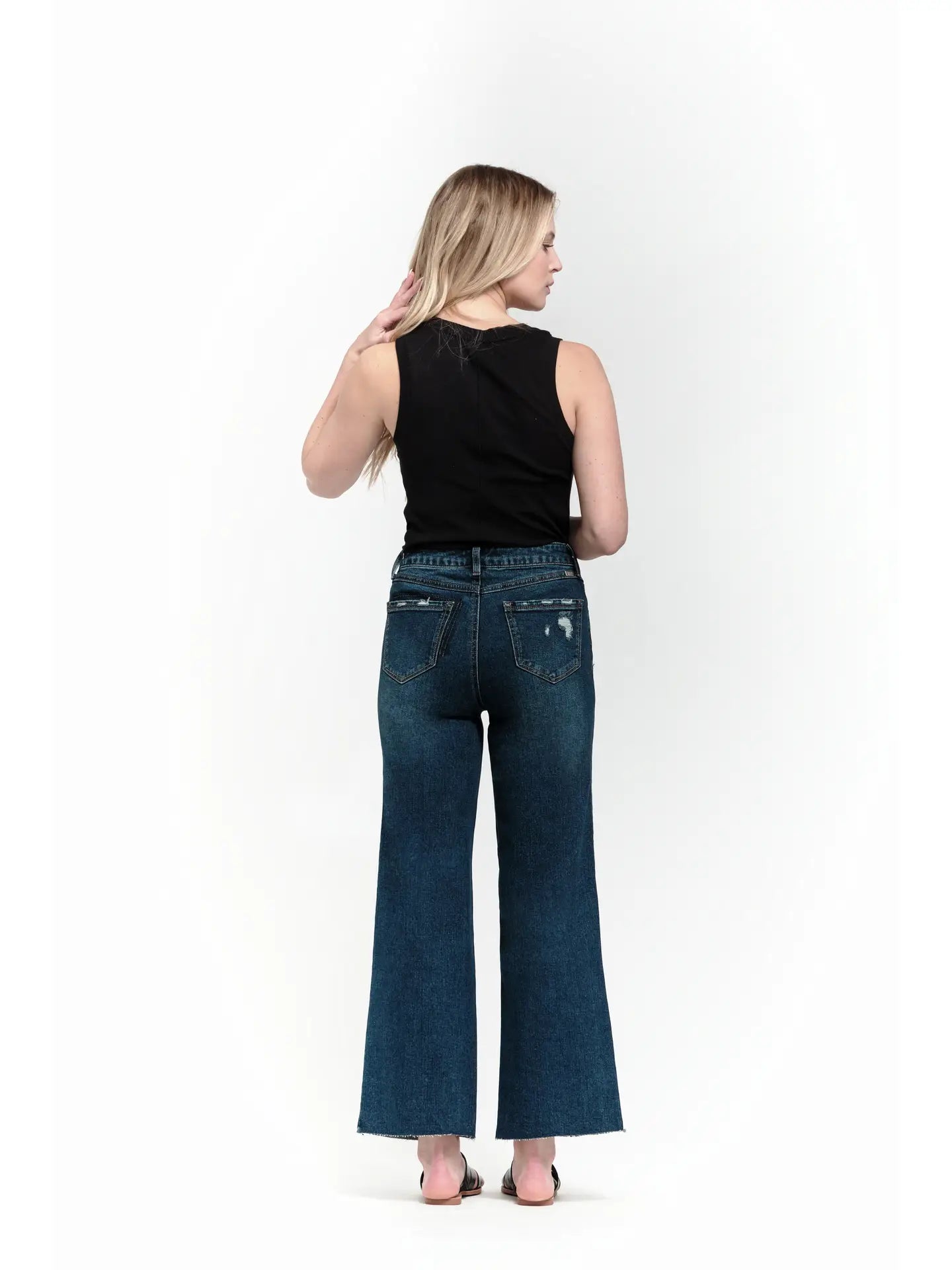 29" Raw Hem Wide Leg Crop Jeans in Knox