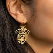 Load image into Gallery viewer, Eyes Wide Shut Earring
