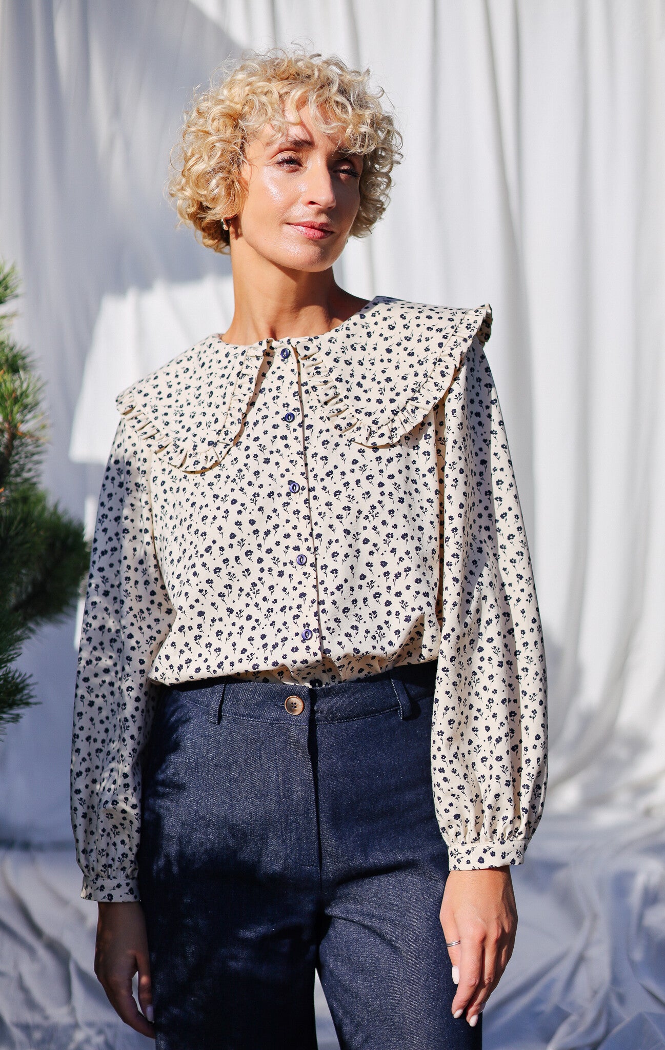 Puritan Collar Floral Blouse