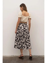 Load image into Gallery viewer, Tassel Pleats Skirt
