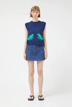 Load image into Gallery viewer, Frog Print Knitted Vest

