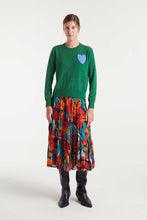Load image into Gallery viewer, Heart Emroidery Sweater - Green
