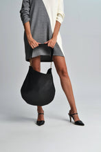 Load image into Gallery viewer, Anna leather  bag in black
