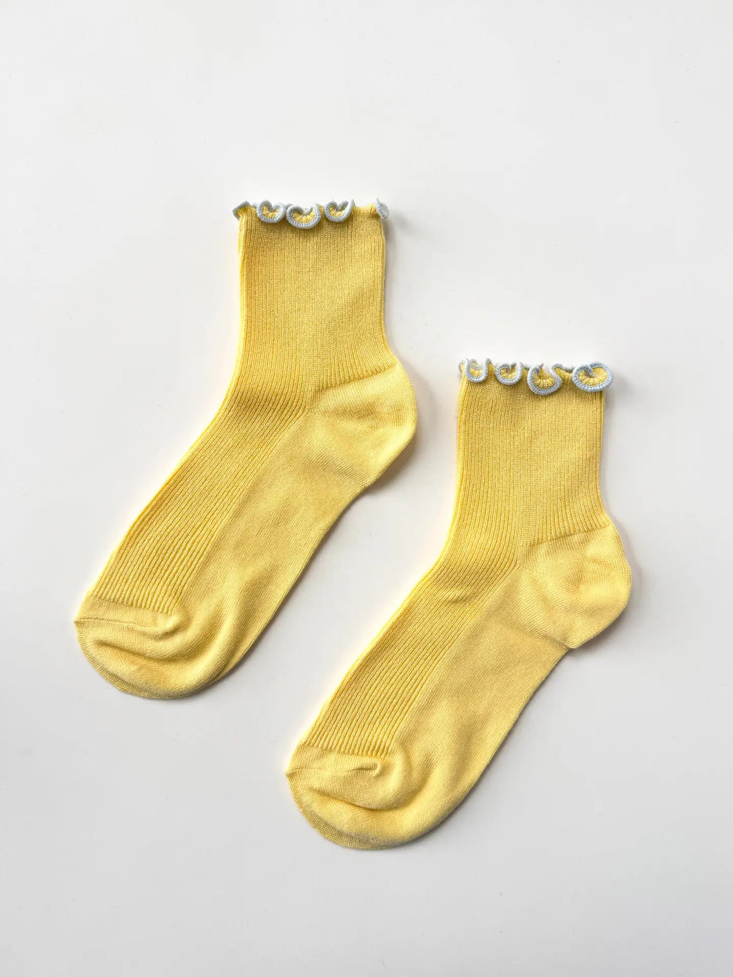 The Petite Ruffled Modal Socks - Butter/Baby Blue