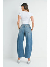 Load image into Gallery viewer, The Utility Seamed Barrel Jean - Medium Wash
