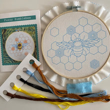 Load image into Gallery viewer, Fuzzy BumbleBee Craft Diy Embroidery Kit
