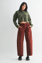 Load image into Gallery viewer, The Utility Seamed Barrel Jean - Cinnamon
