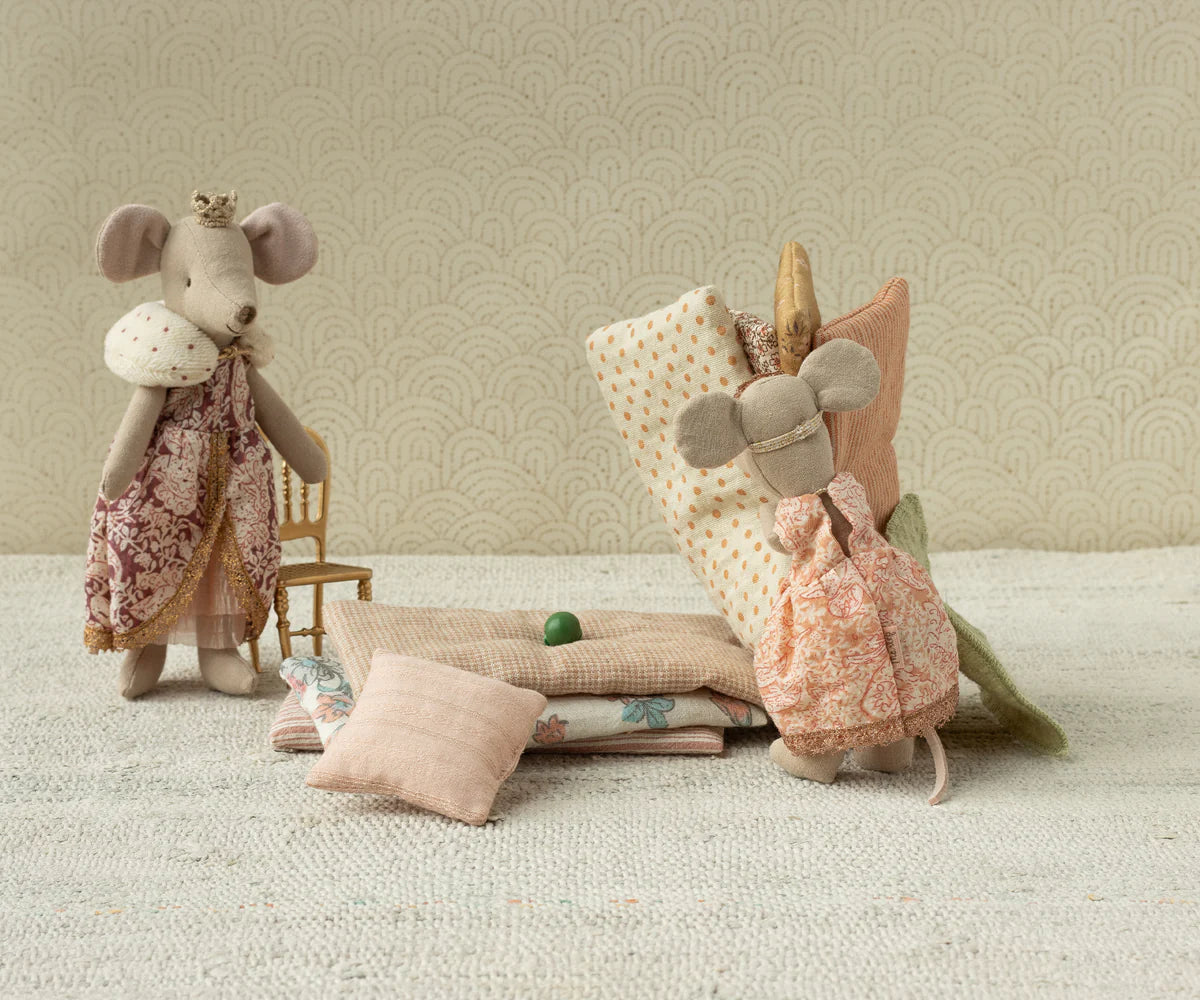 Princess and The Pea - Big Sister Mouse