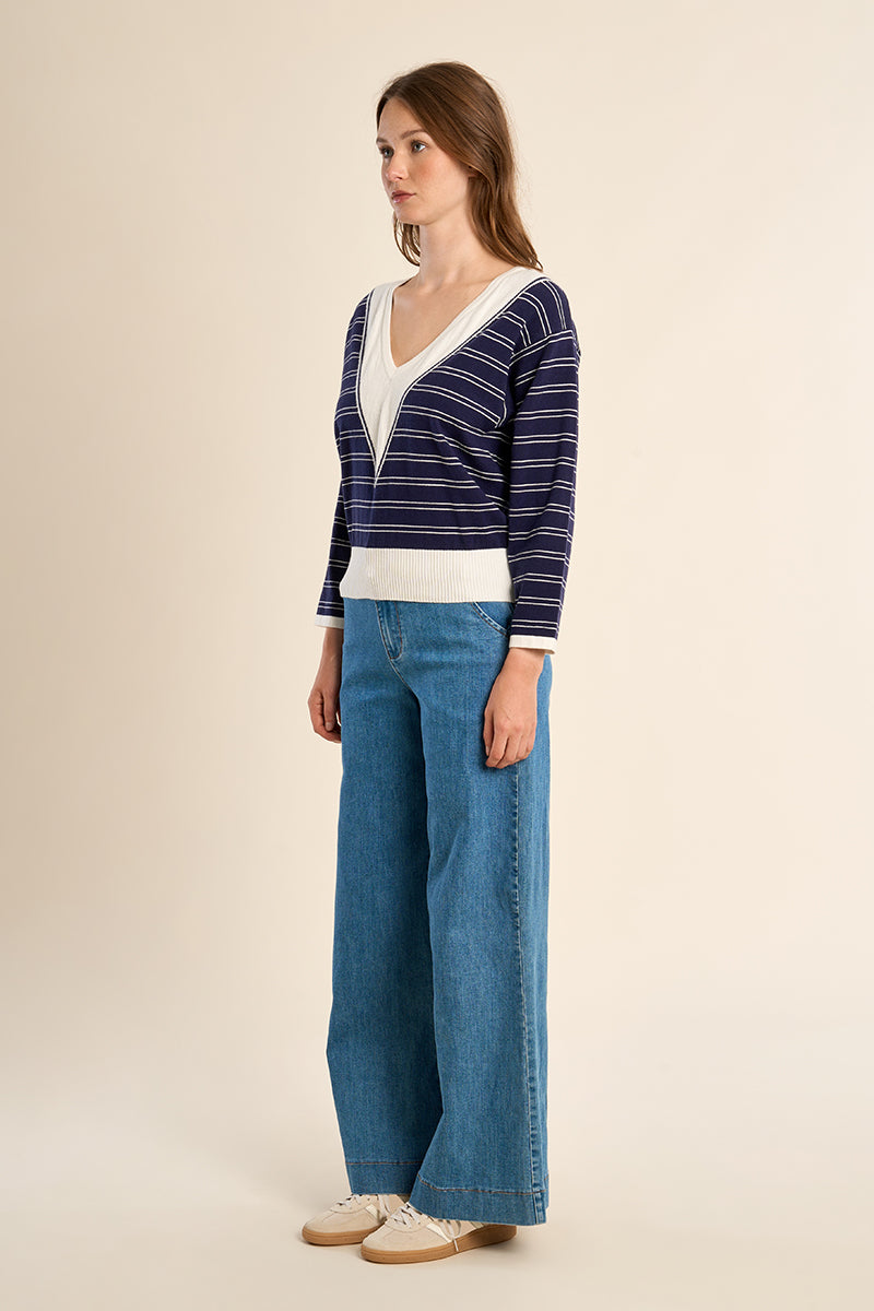 Striped V-Neck Knitted Sweater - Navy/White