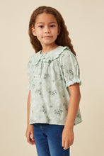 Load image into Gallery viewer, Textured Floral Lace Peter Pan Collar Top
