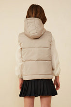Load image into Gallery viewer, Padded Zip Up Hooded Vest
