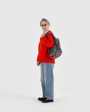 Load image into Gallery viewer, Standard BAGGU - Puffer Snoopy Red
