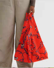 Load image into Gallery viewer, Standard BAGGU - Red Snapdragon

