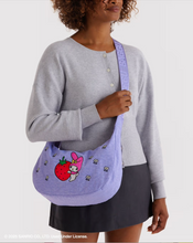 Load image into Gallery viewer, Medium Nylon Baggu Crescent Bag - Embroidered My Melody Strawberry
