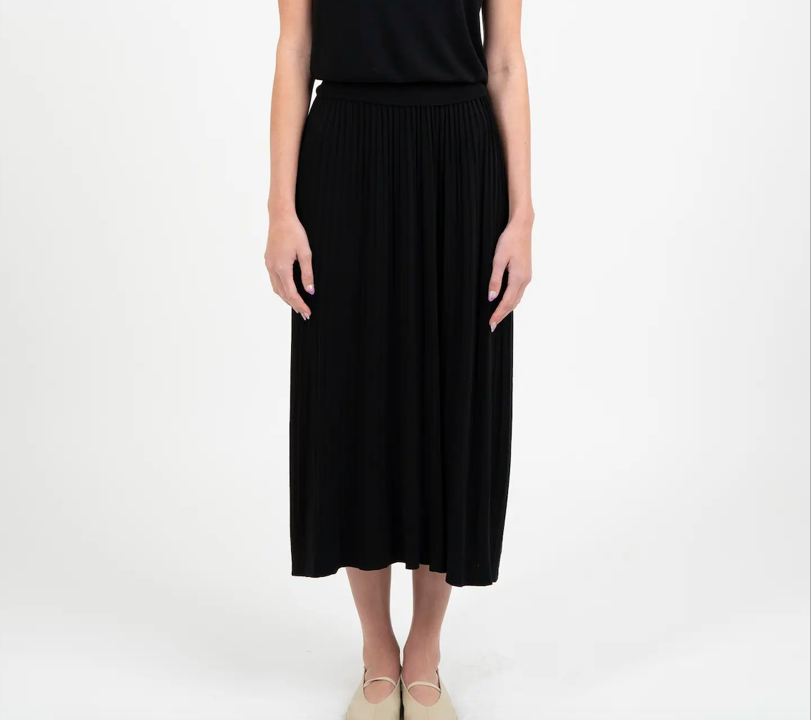 Elegant Knitted Pleated Midi Skirt - Black