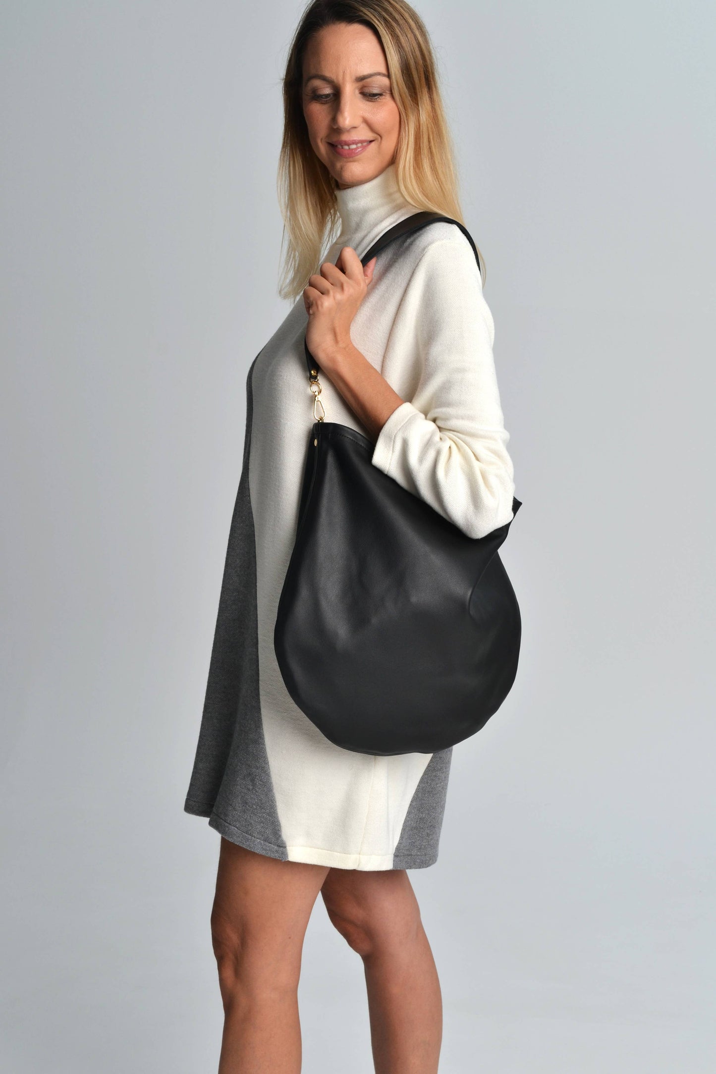 Anna leather  bag in black