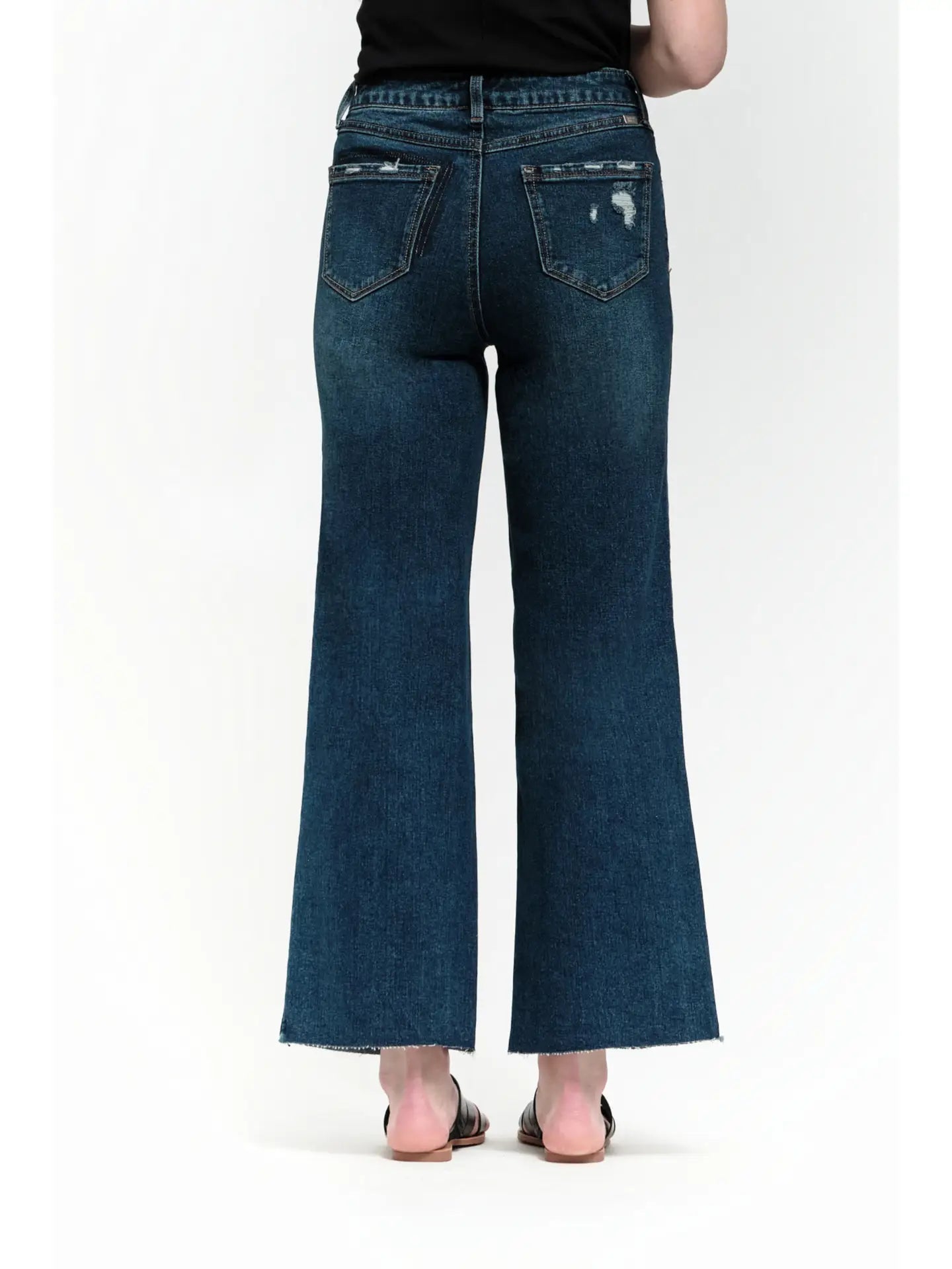 29" Raw Hem Wide Leg Crop Jeans in Knox