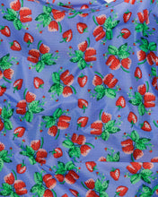 Load image into Gallery viewer, Standard BAGGU - Wild Strawberries
