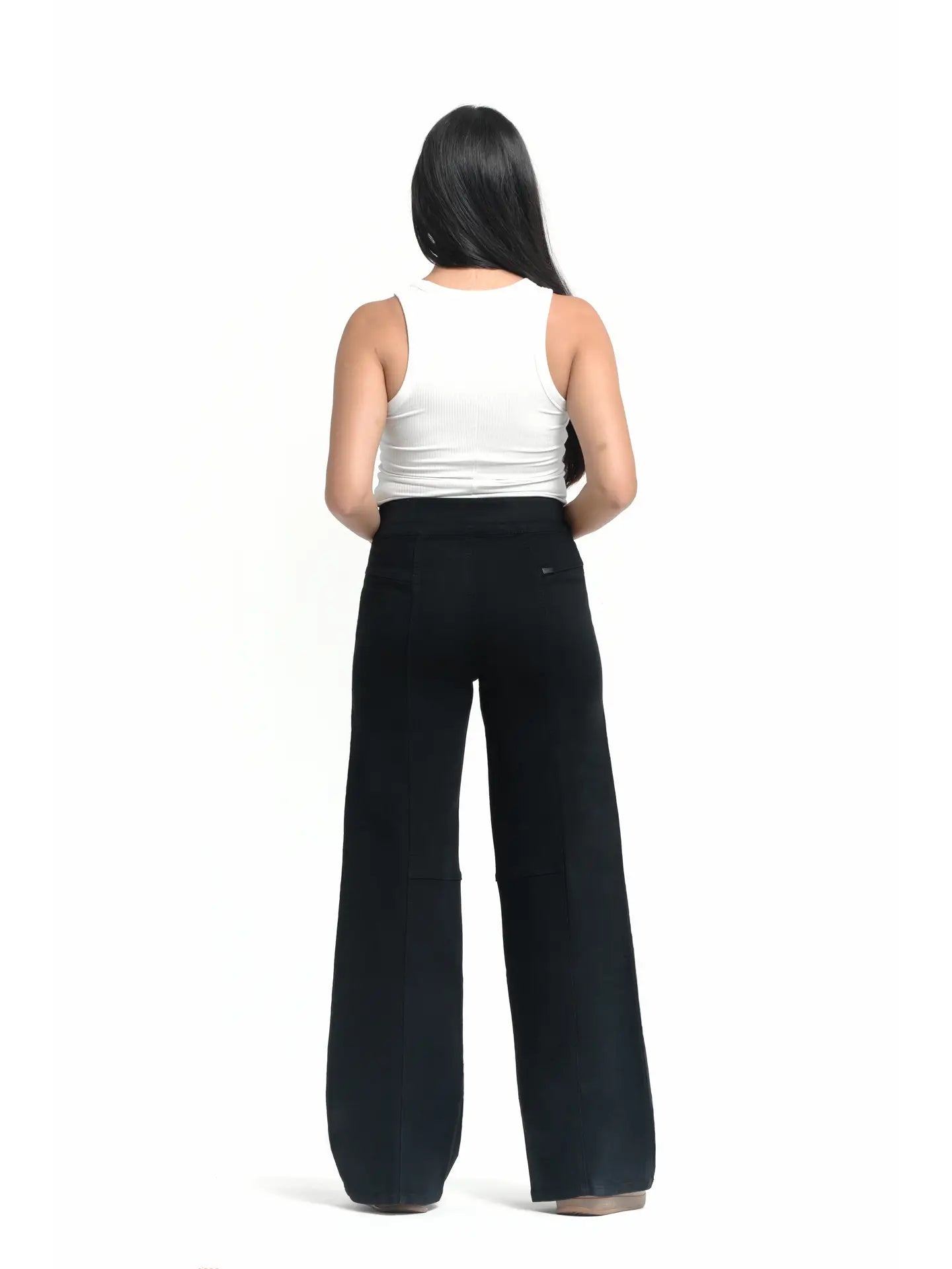 32" Pull-On Wide Leg Jeans w/ Tummy Control in Black