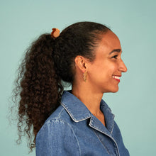 Load image into Gallery viewer, Squirrel Mini Hair Claw
