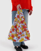 Load image into Gallery viewer, Standard BAGGU - Floral Snoopy
