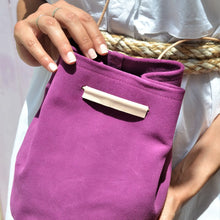 Load image into Gallery viewer, Ioli Leather Bucket Bag - Orchid
