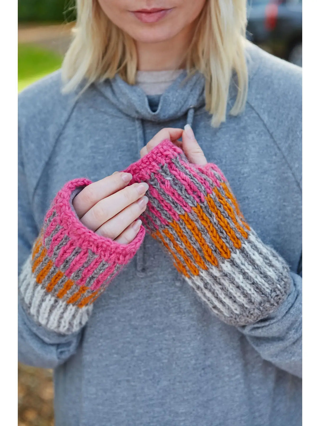 Dunoon Fingerless Gloves - Pink